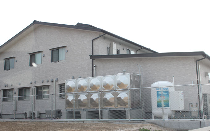 愛媛県今治市の児童養護施設「あすなろ学園」の新築工事に伴い当社は給排水、衛生設備、空調、消防、ガス設備を施工させて頂きました。