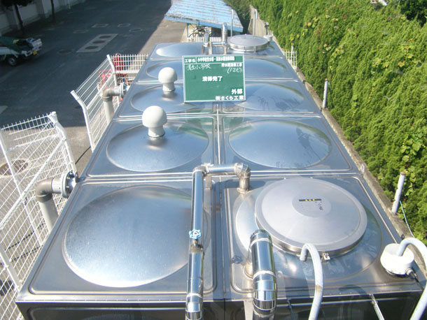 今治市内小中学校の貯水槽の清掃をさせて頂きました。