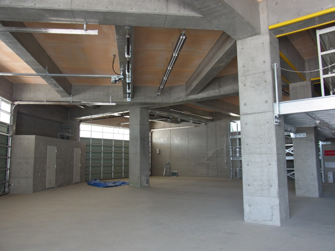 今治市菊間に新しく建設された地域防災の要、消防の新拠点です。瓦の町菊間らしく菊間瓦が施されています。当社は給排水、空調、消防設備を施工させて頂きました。